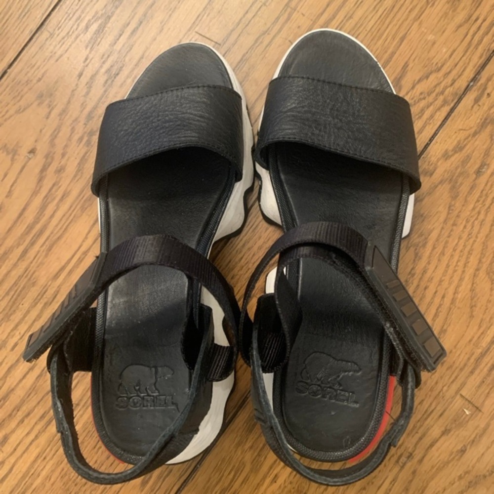 Sorel kinetic sandals- 6 black